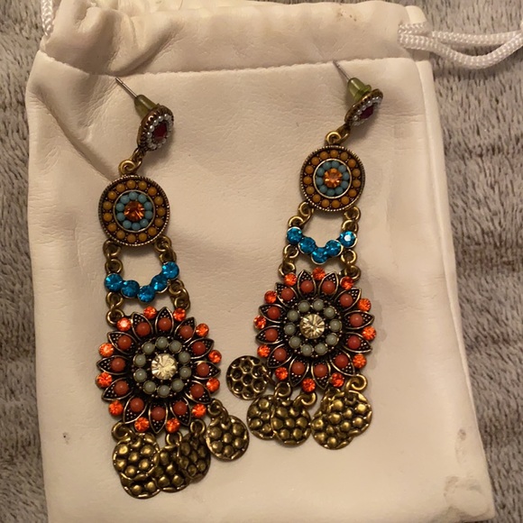 Gorgeous Chandelier Earings - Picture 2 of 5